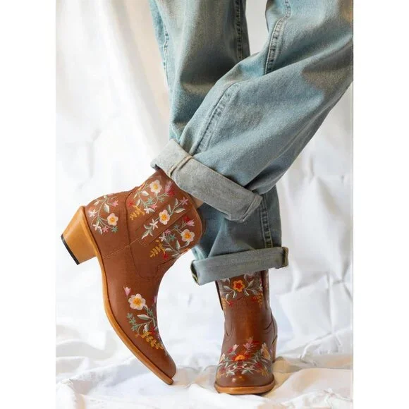 Women's Brown Flower Embroidered Ankle Cowgirl Boots Floral Snip Square Toe - Picture 4 of 6
